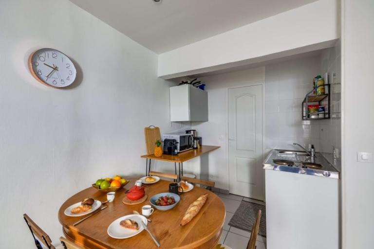 Guestready - Bel Apt A 6 Min Du Metro Gare Du Nord Paris Bagian luar foto